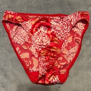 NWOT vintage Victoria’s Secret satin red flowery panty size M